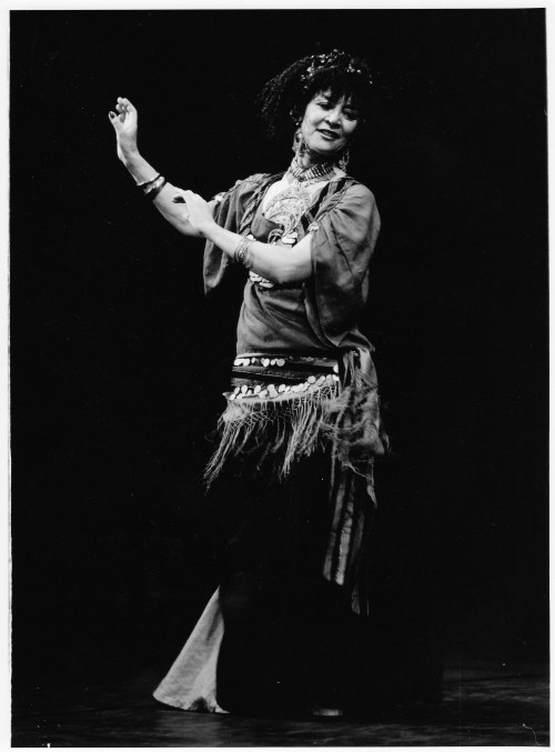 Liza Wedgwood dances Ghawazee 1002